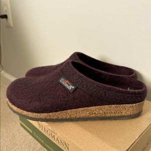 Stegmann Womens Woolfelt Cork Clog, size 7, dark magenta. Barely worn.